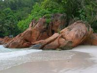 Felsgruppe am Ostende der Anse Volbert - Praslin